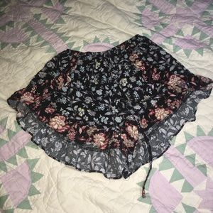 ❌Sold on Merc❌ Cute Flowy and Soft Floral Shorts